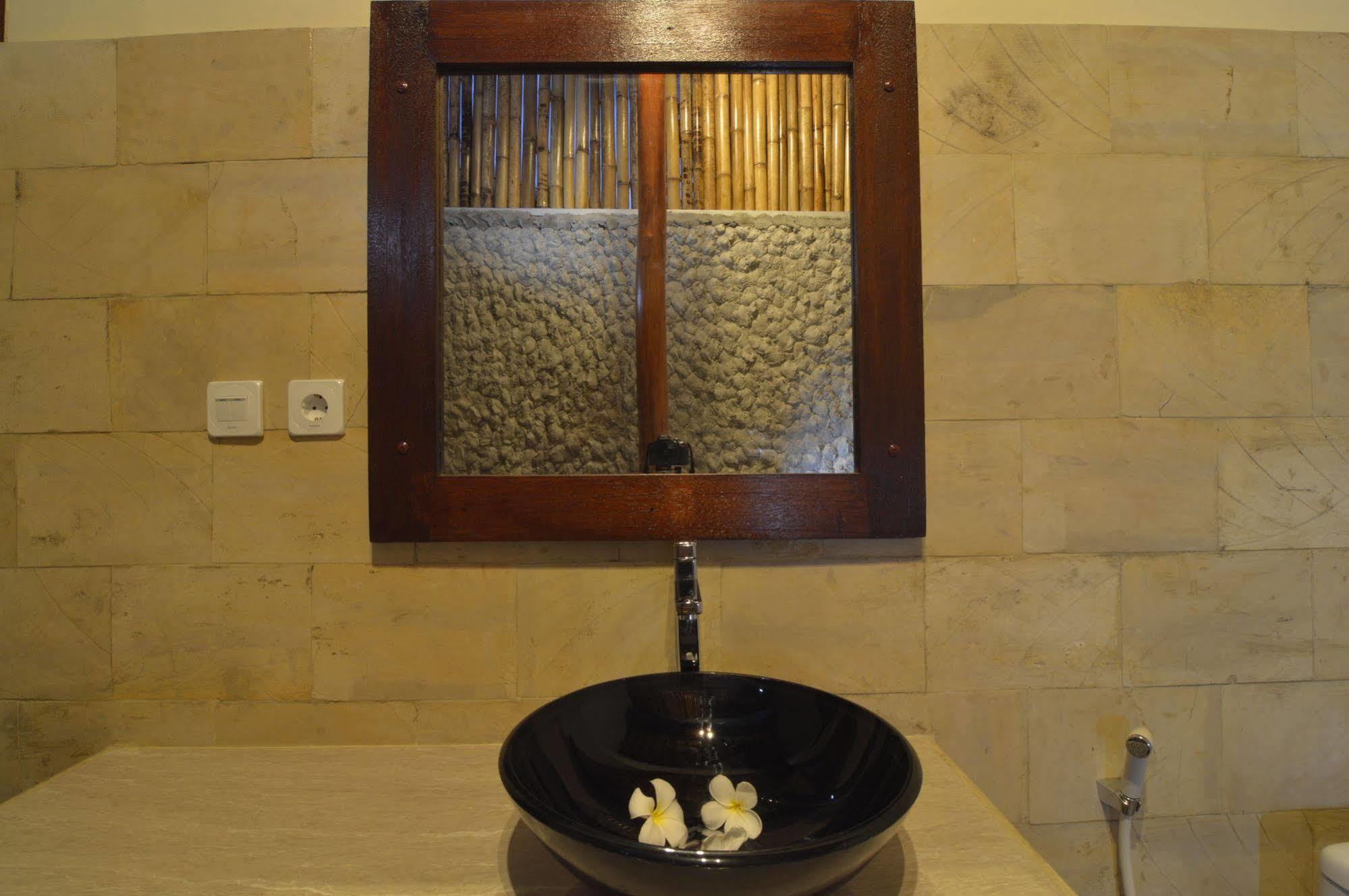 Shu Villa Lombok Kuta  Экстерьер фото