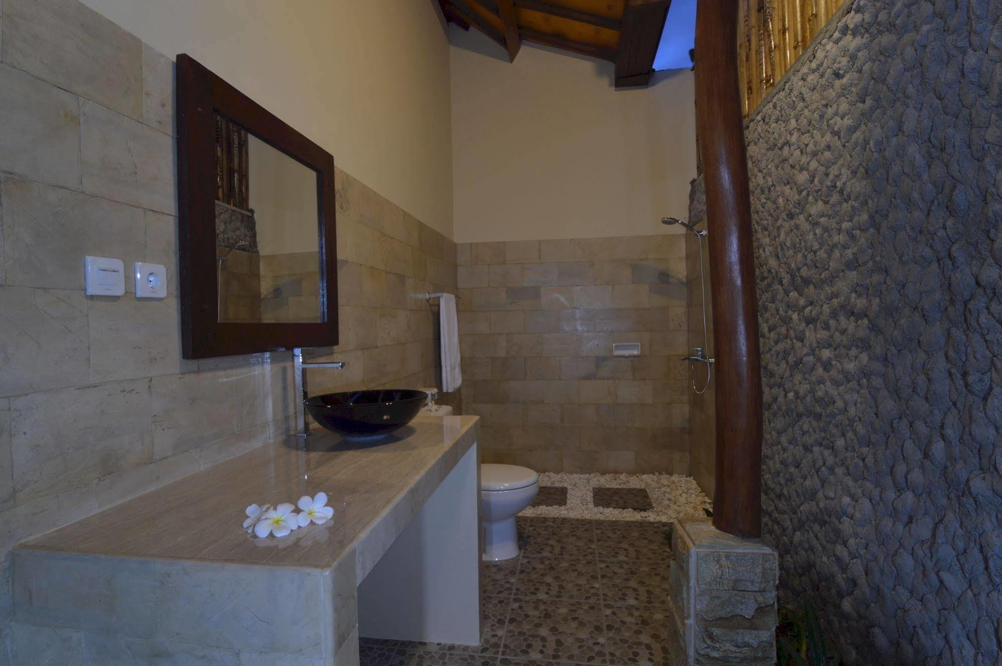 Shu Villa Lombok Kuta  Экстерьер фото