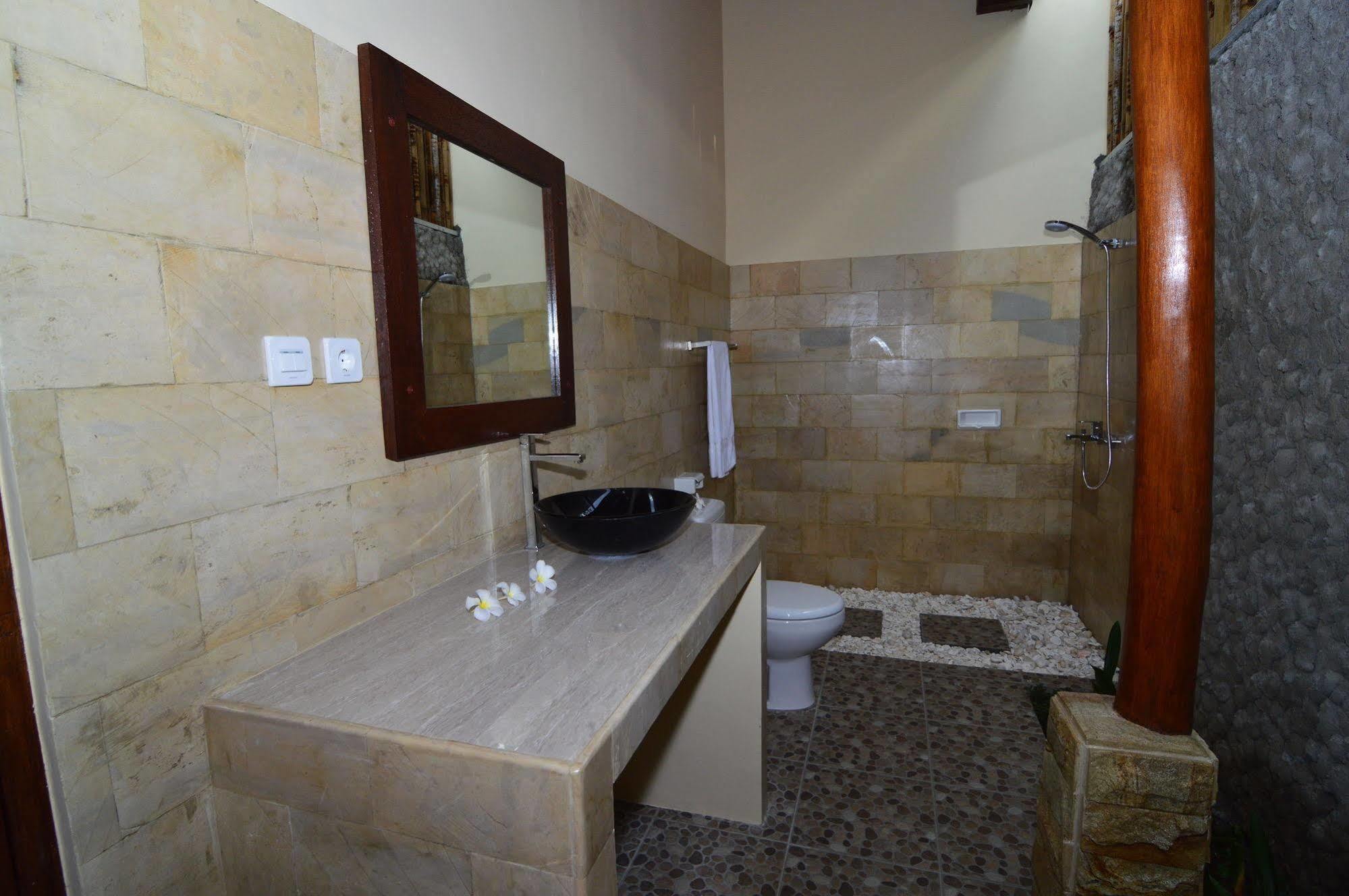 Shu Villa Lombok Kuta  Экстерьер фото